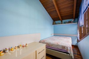 Image 19 - 884346