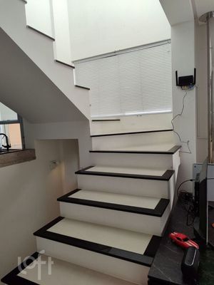 Image 8 - 884352