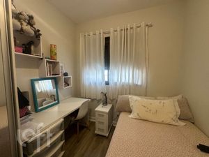 Image 4 - 884354