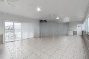 Image 22 - 884355