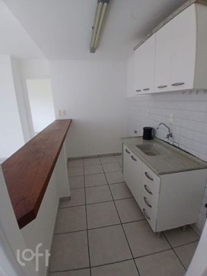 Image 9 - 884355