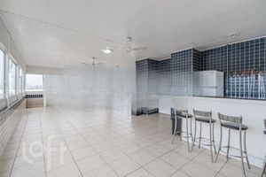 Image 19 - 884355