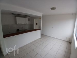 Image 3 - 884355
