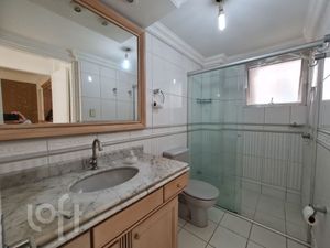 Image 8 - 884356