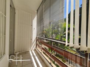 Image 1 - 884356