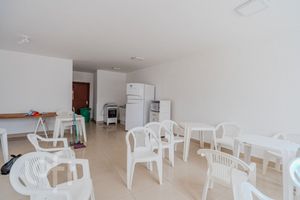 Image 23 - 884357