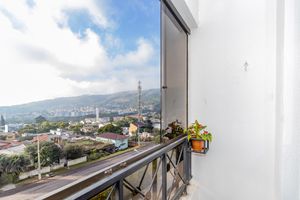 Image 5 - 884361