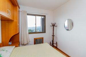 Image 9 - 884361