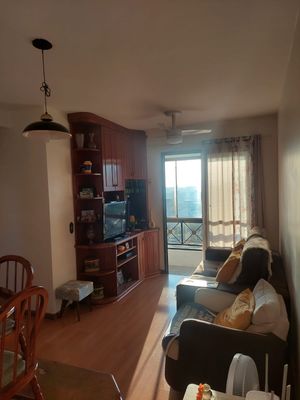 Image 4 - 884361