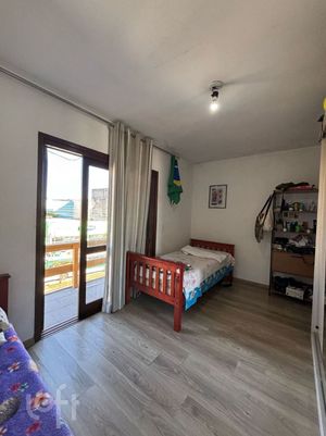 Image 11 - 884365