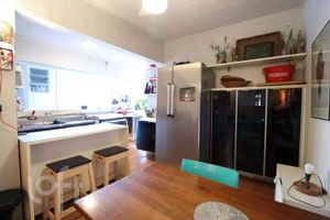 Image 1 - 884366