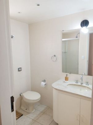 Image 7 - 884371