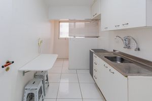 Image 19 - 884371