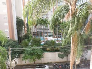 Image 0 - 884371