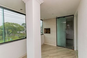 Image 10 - 884374