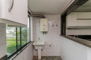 Image 13 - 884374