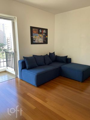 Image 19 - 884376