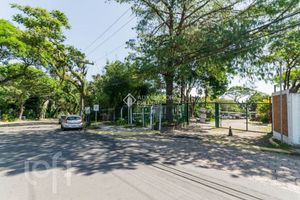 Image 3 - 884377