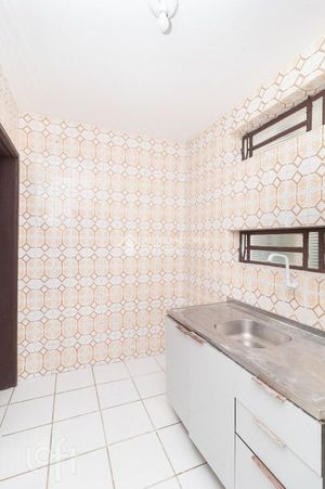 Image 19 - 884377