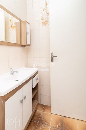 Image 12 - 884377