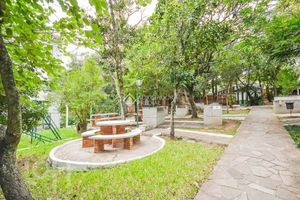 Image 15 - 884377