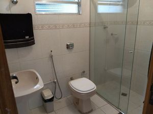 Image 6 - 884379