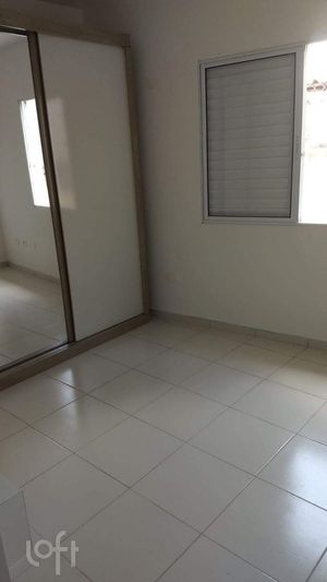 Image 4 - 884381