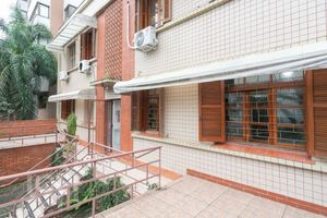 Image 26 - 884385