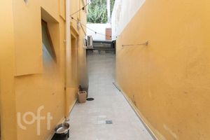 Image 9 - 884385