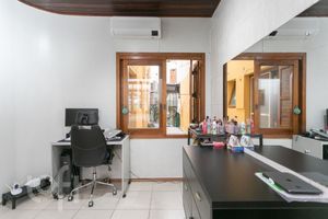 Image 19 - 884385
