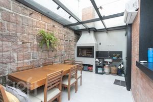 Image 33 - 884385