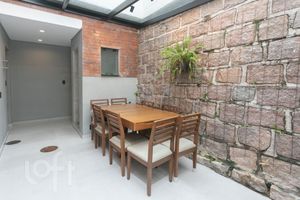 Image 4 - 884385