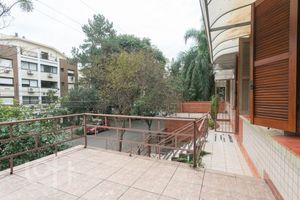 Image 27 - 884385