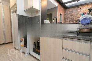 Image 7 - 884385
