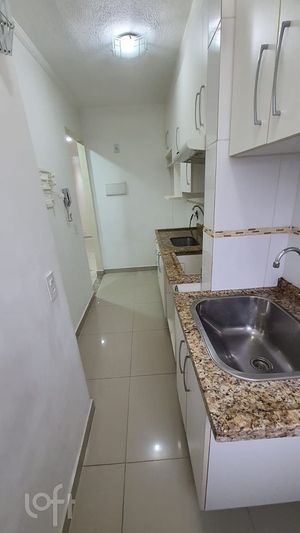 Image 5 - 884386