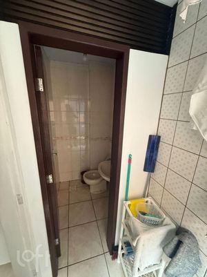Image 4 - 884388