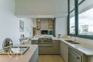 Image 16 - 884389