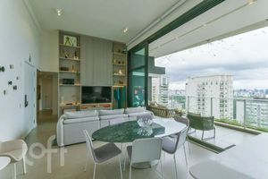 Image 3 - 884389