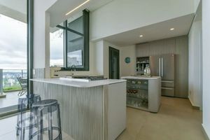 Image 14 - 884389