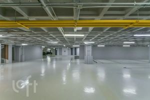 Image 33 - 884389