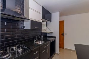 Image 7 - 884395