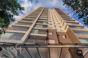 Image 83 - 884395