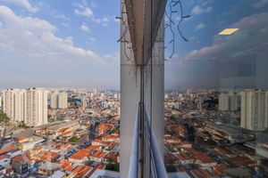 Image 18 - 884395