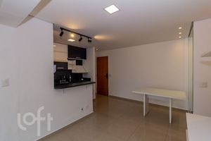Image 3 - 884395