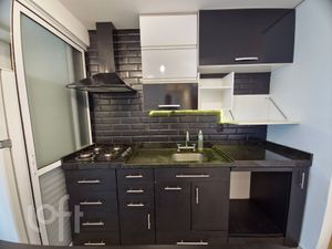 Image 4 - 884395