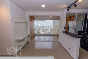 Image 1 - 884395