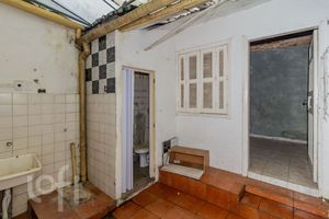 Image 8 - 884396