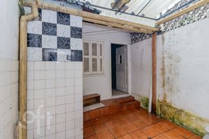 Image 7 - 884396
