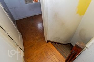 Image 19 - 884396