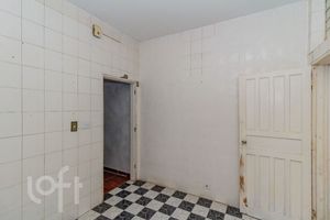 Image 6 - 884396